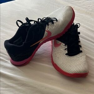 Nike Women's White and Pink Athletic Shoes